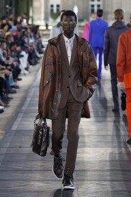Look 28