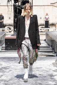 Look 11