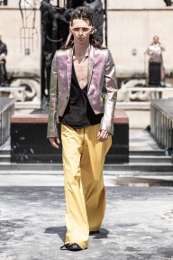 Look 16