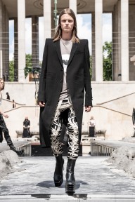 Look 19