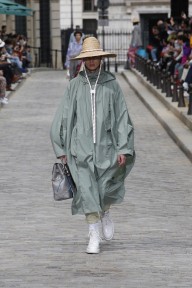 Look 10