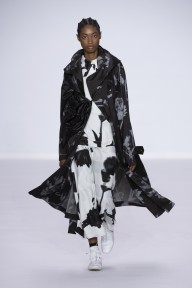 Look 32