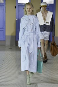 Look 16