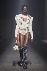 Look 18