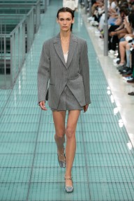Look 10