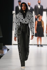Look 10