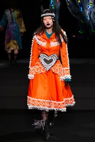Look 10
