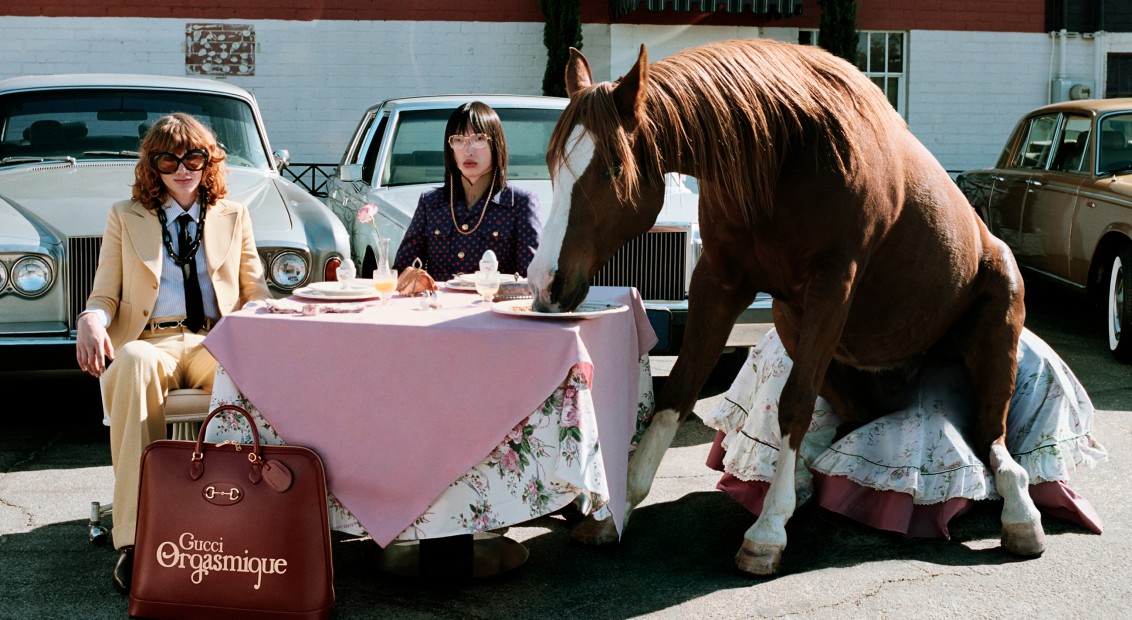 ring with double g in silver