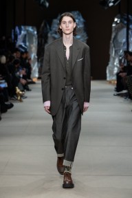 Look 15