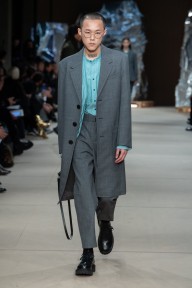 Look 16
