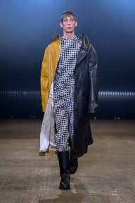 Look 32
