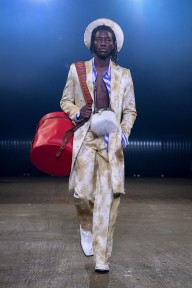 Look 18