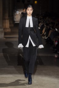Look 10