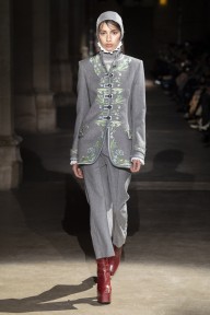 Look 18
