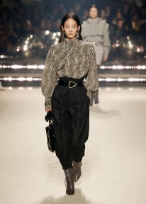 Look 15