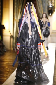 Look 16