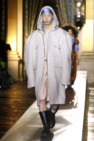 Look 18