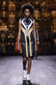Look 15
