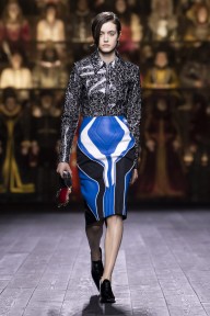 Look 16