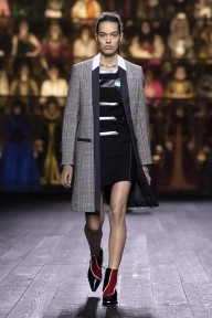 Look 18