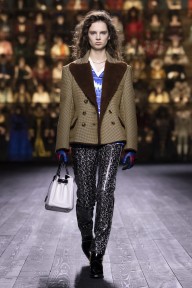 Look 19