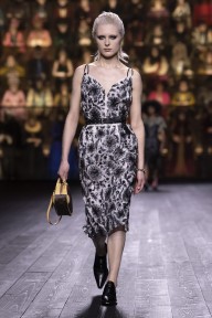 Look 25