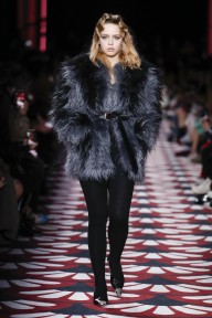 Look 16