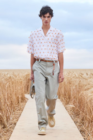 Look 32