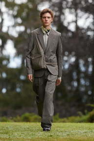 Look 18