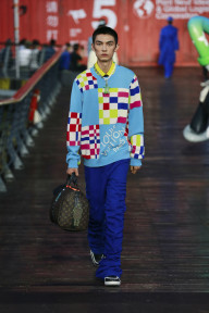 Look 16