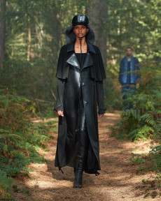Look 15