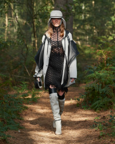 Look 32