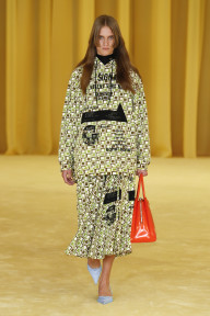 Look 28