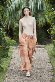 Look 16