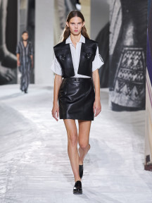 Look 10