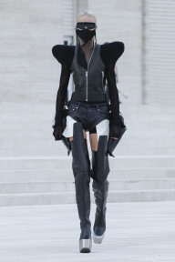 Look 10