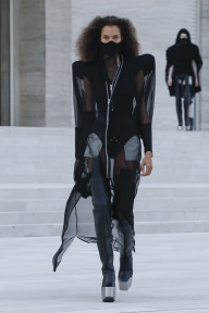 Look 28