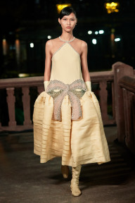 Look 3