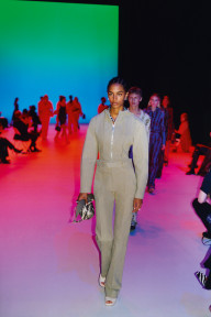 Look 18