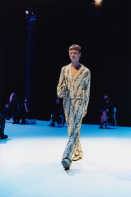 Look 19