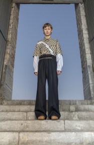 Look 10