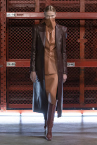 Look 25