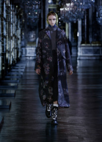 Look 10