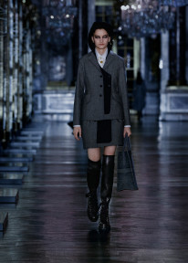 Look 16